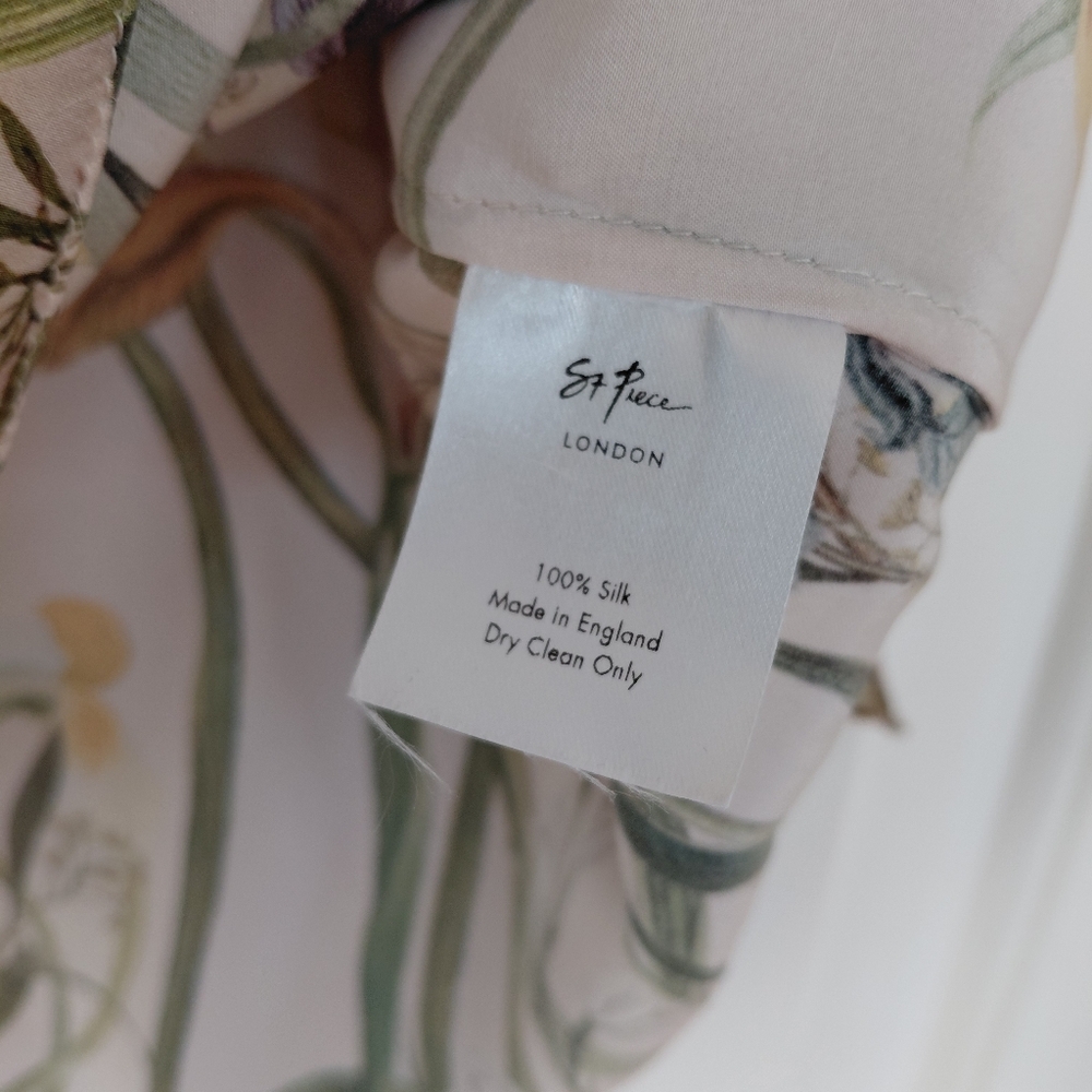 St. Piece London Short Sleeve Blouse Floral Top 100% Silk - Picture 3 of 9